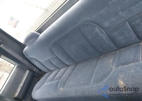 1998 Chevrolet K1500 Fleetside z USA, uszkodzony, nr VIN 1GCEK19R3WE129448